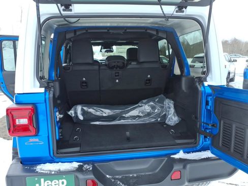 New 2026 Jeep Wrangler Unlimited Sahara w/ Whitecap Package AWD/4WD image 17