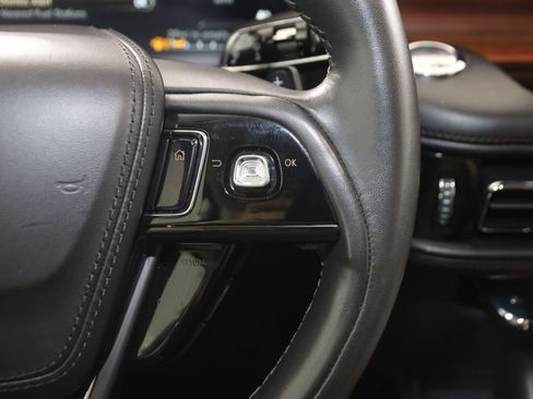 Used 2024 Lincoln Aviator Reserve AWD/4WD image 32