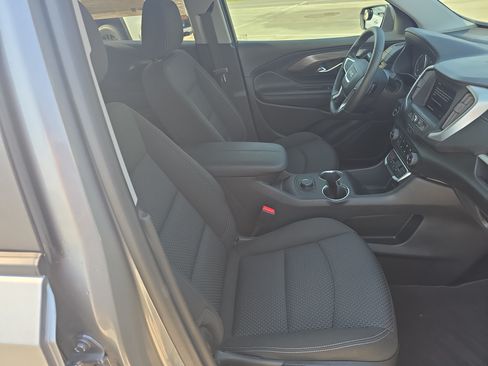 Used 2023 GMC Terrain SLE FWD image 10