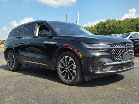 Used 2024 Lincoln Nautilus Reserve AWD/4WD image 7