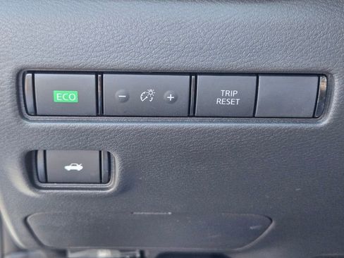 New 2025 Nissan Sentra SV w/ SV Premium Package FWD image 17