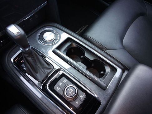 Used 2022 Nissan Armada SL w/ Midnight Edition Package image 26