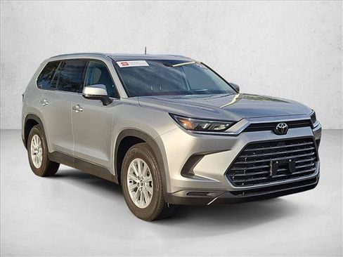 Certified 2026 Toyota Grand Highlander FWD image 3