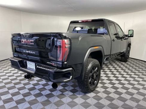 Used 2024 GMC Sierra 2500 AT4 AWD/4WD image 8