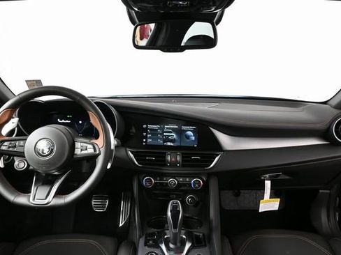 New 2025 Alfa Romeo Giulia w/ Driving Assist Package image 17