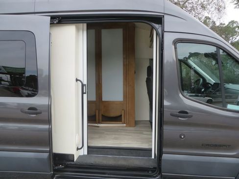 Used 2017 Ford Transit 350 XLT image 16