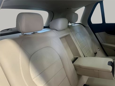 Used 2017 Mercedes-Benz GLC 300 4MATIC w/ Premium 1 Package image 21