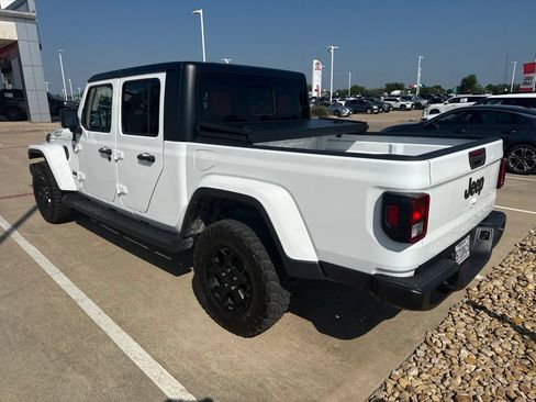Used 2023 Jeep Gladiator Sport AWD/4WD image 4