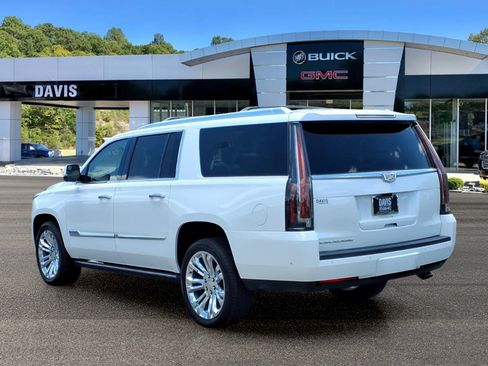 Used 2018 Cadillac Escalade ESV Premium Luxury w/ LPO, Radiant Package AWD/4WD image 4