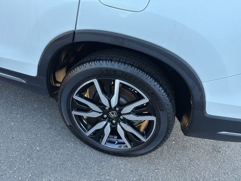 Used 2020 Honda Pilot Touring image 9