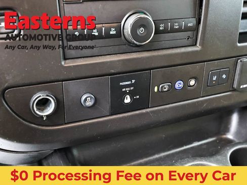Used 2021 Chevrolet Express 3500 w/ Driver Convenience Package RWD image 20