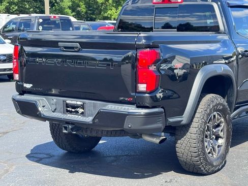 Used 2024 Chevrolet Colorado ZR2 w/ ZR2 Convenience Package III AWD/4WD image 38