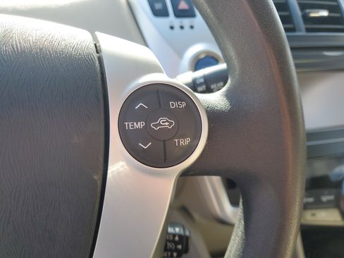 Used 2012 Toyota Prius V Five image 23