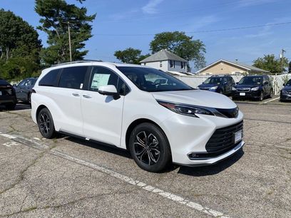 New 2026 Toyota Sienna Platinum