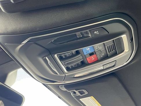 Used 2025 Jeep Grand Cherokee Laredo X AWD/4WD image 32