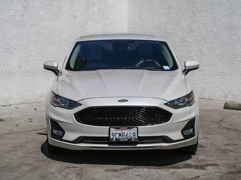 Used 2020 Ford Fusion SE w/ Equipment Group 151A FWD image 2
