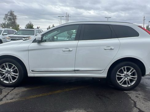 Used 2016 Volvo XC60 T5 Platinum w/ Climate Package AWD/4WD image 8