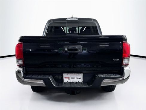 Used 2020 Toyota Tacoma SR5 RWD image 10