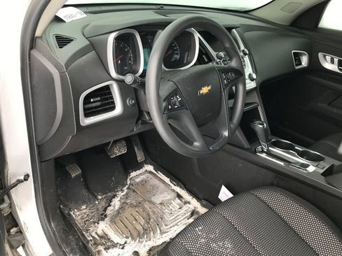 Used 2017 Chevrolet Equinox LS image 4