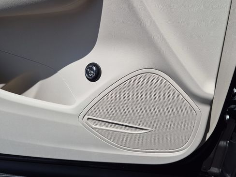 Certified 2023 Buick Envision Preferred AWD/4WD image 22