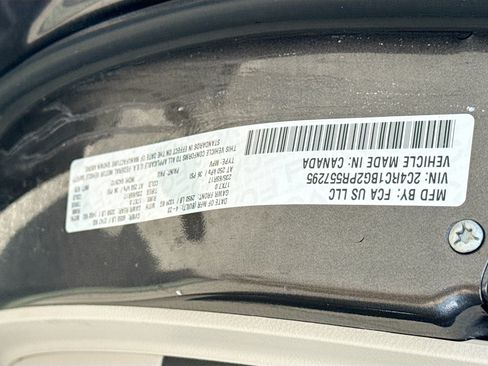 Used 2023 Chrysler Pacifica Touring-L FWD image 44
