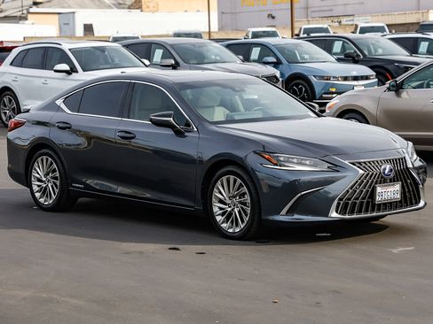 Certified 2022 Lexus ES 300h Luxury image 5