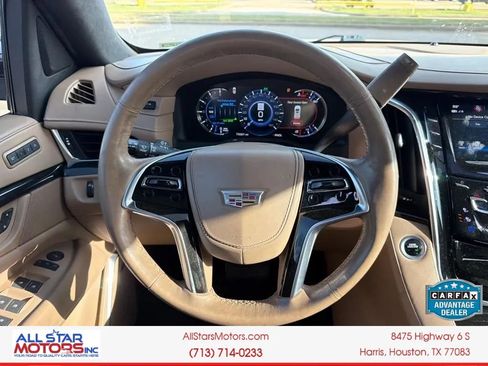 Used 2018 Cadillac Escalade ESV Platinum AWD/4WD image 23