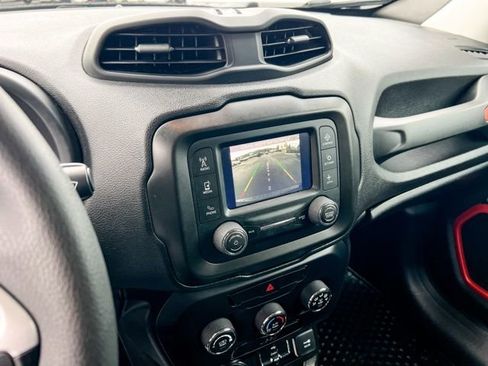 Used 2020 Jeep Renegade Sport image 20