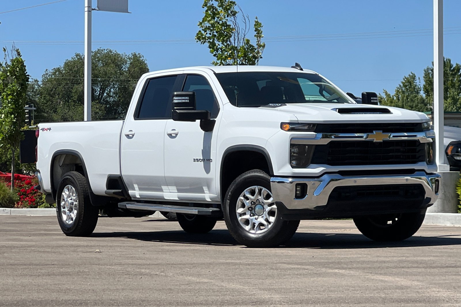Used 2025 Chevrolet Silverado 3500 LT w/ Safety Package AWD/4WD image 2