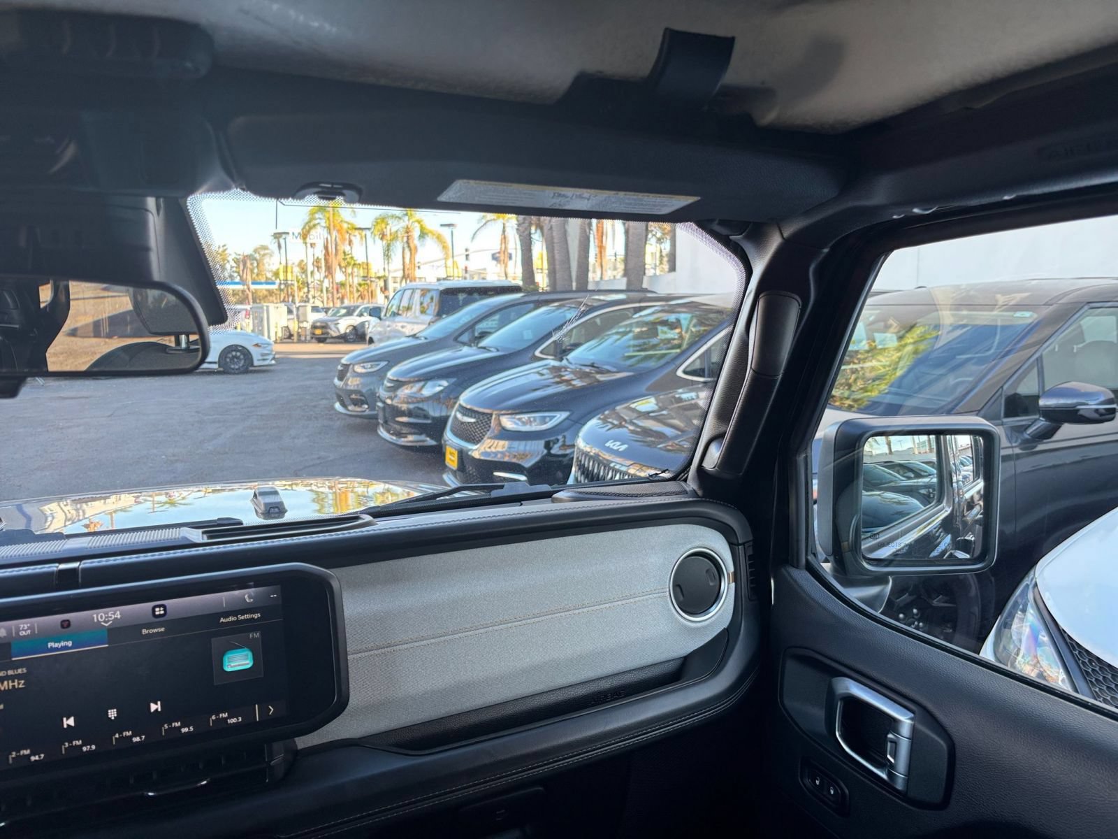 Used 2025 Jeep Wrangler Unlimited Sahara AWD/4WD image 34