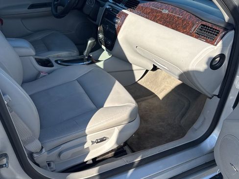 Used 2012 Chevrolet Impala LTZ image 9