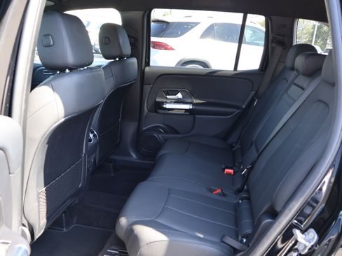 Used 2025 Mercedes-Benz GLB 250 image 16
