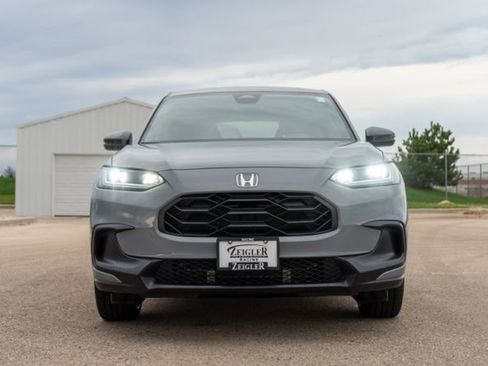 Used 2024 Honda HR-V Sport image 2