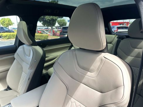 New 2025 Volvo EX90 Ultra w/ Protection Package Premier image 15