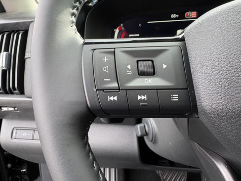 New 2026 Nissan Pathfinder Platinum image 13