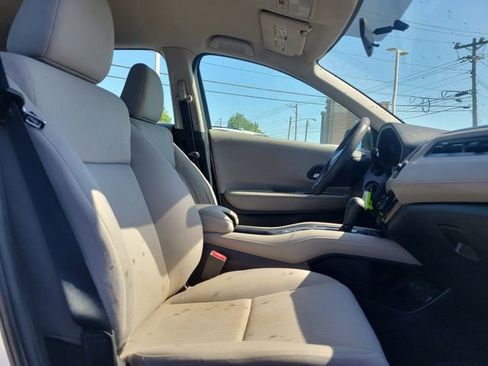 Used 2016 Honda HR-V LX image 28
