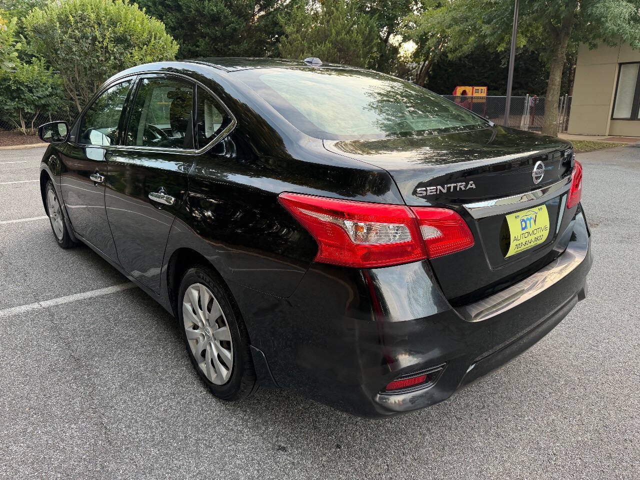 Used 2017 Nissan Sentra SV FWD image 4