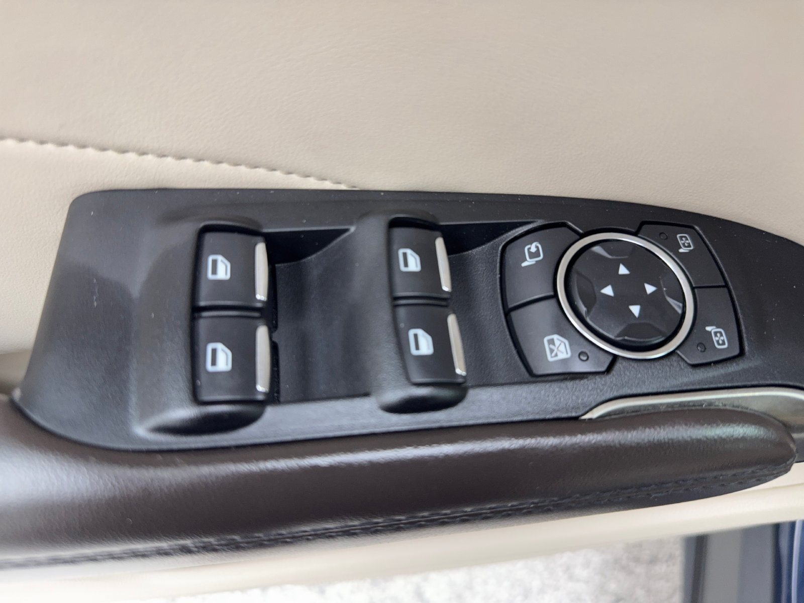 Used 2019 Lincoln MKC Reserve FWD image 30
