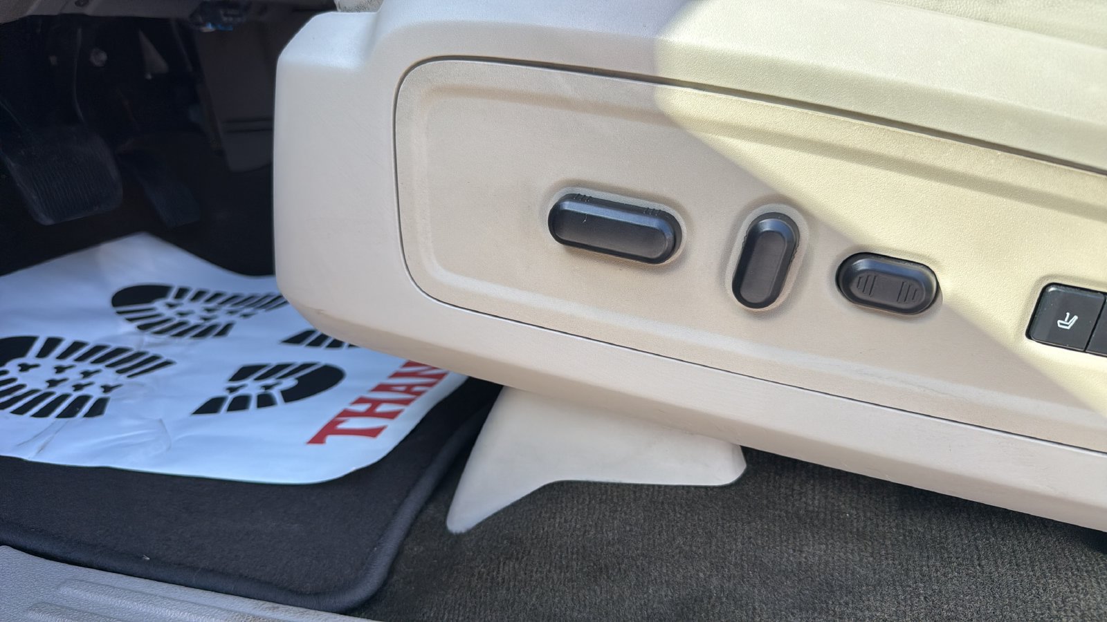 Used 2015 Lincoln Navigator L 2WD image 10