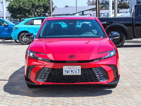 Used 2026 Toyota Camry Hybrid w/ Multimedia Upgrade Package image 2