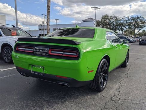 Certified 2017 Dodge Challenger SXT Plus image 4