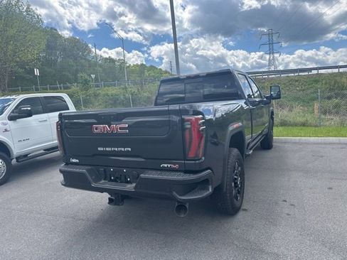 Used 2024 GMC Sierra 2500 AT4 w/ AT4 Preferred Package image 19