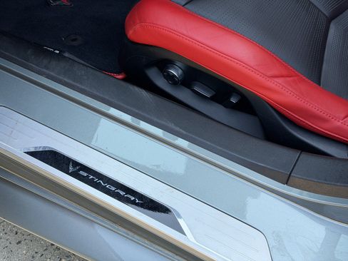 Used 2023 Chevrolet Corvette Stingray Preferred Conv w/ Z51 Performance Package RWD image 17