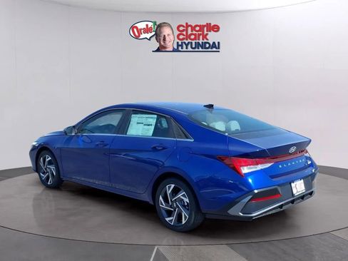 New 2026 Hyundai Elantra Limited FWD image 3