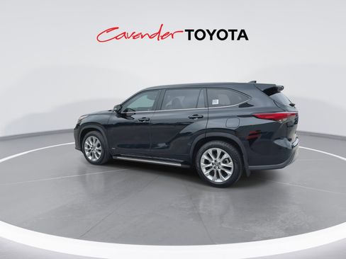 Used 2022 Toyota Highlander Limited AWD/4WD image 6