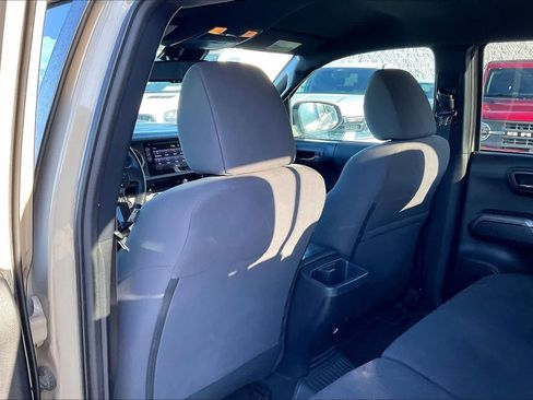 Used 2019 Toyota Tacoma TRD Sport AWD/4WD image 12