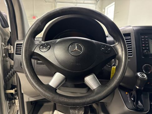 Used 2015 Mercedes-Benz Sprinter 2500 image 10