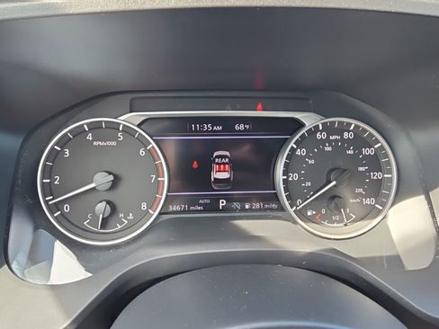 Used 2024 Nissan Rogue S image 17