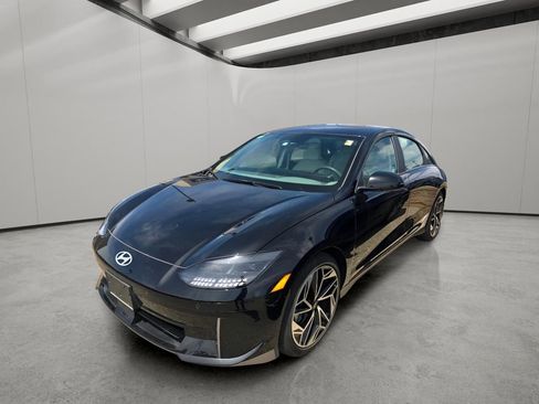 Used 2024 Hyundai Ioniq 6 SEL image 3