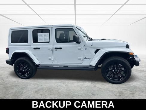 Used 2024 Jeep Wrangler Unlimited Sahara AWD/4WD image 4